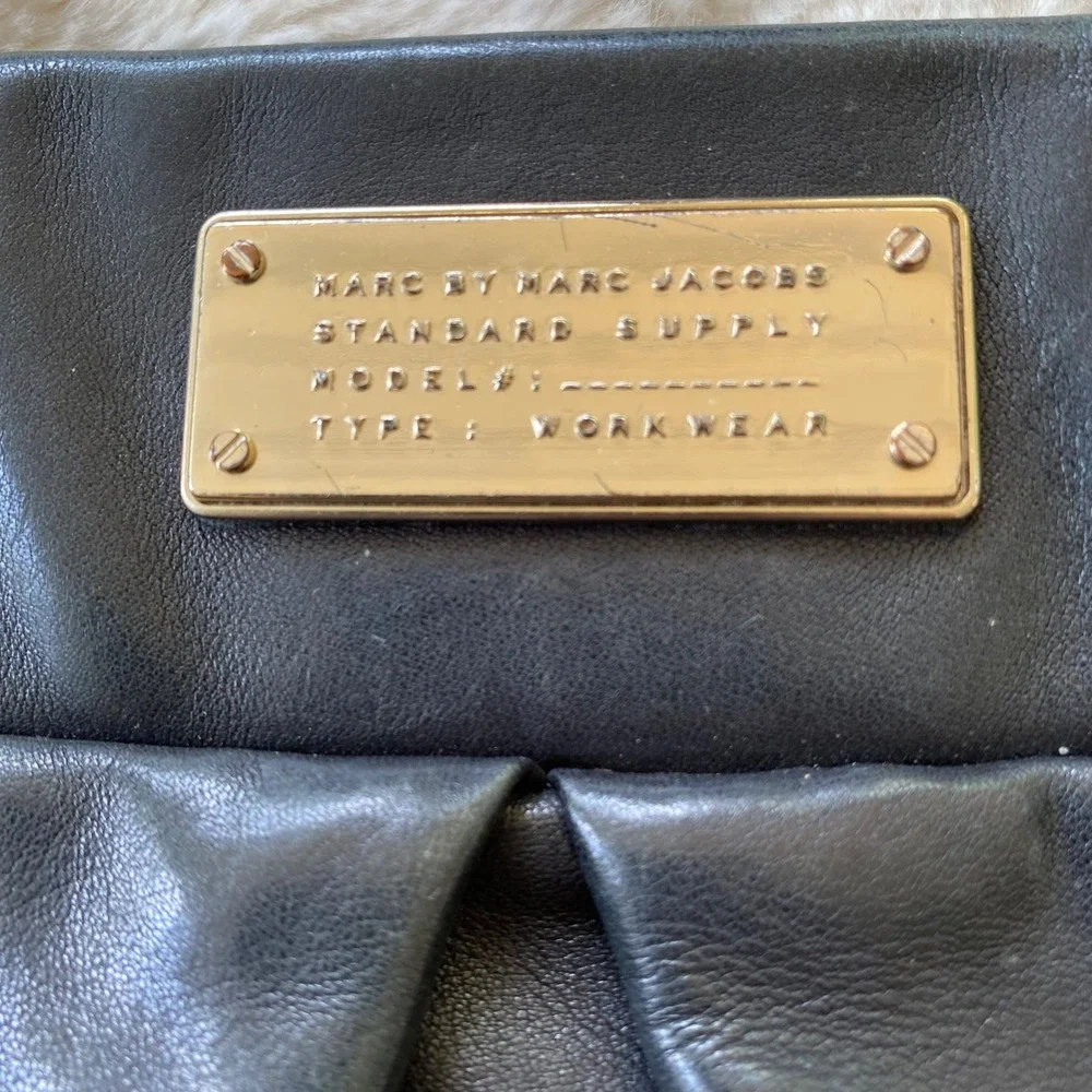 Marc by Marc Jacobs Marchive Hilli Hobo Crossbody Bag Black Leather Pleated Chic